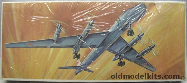 KVZ 1/100 Tu-20 Bear (Tu-95) USSR Air Force plastic model kit